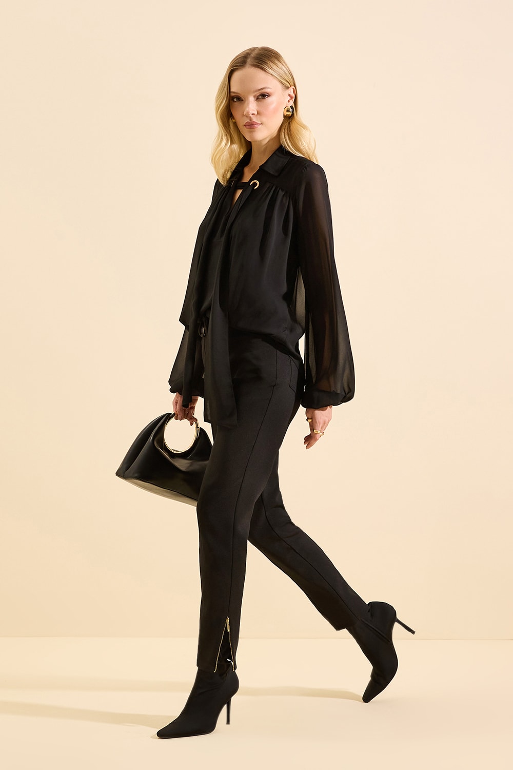 Blusa com ilhos innie Preto