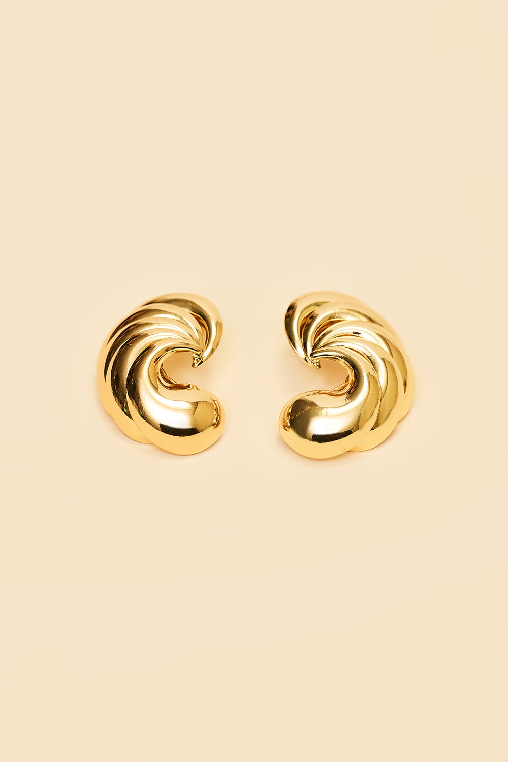Brinco delicata Dourado