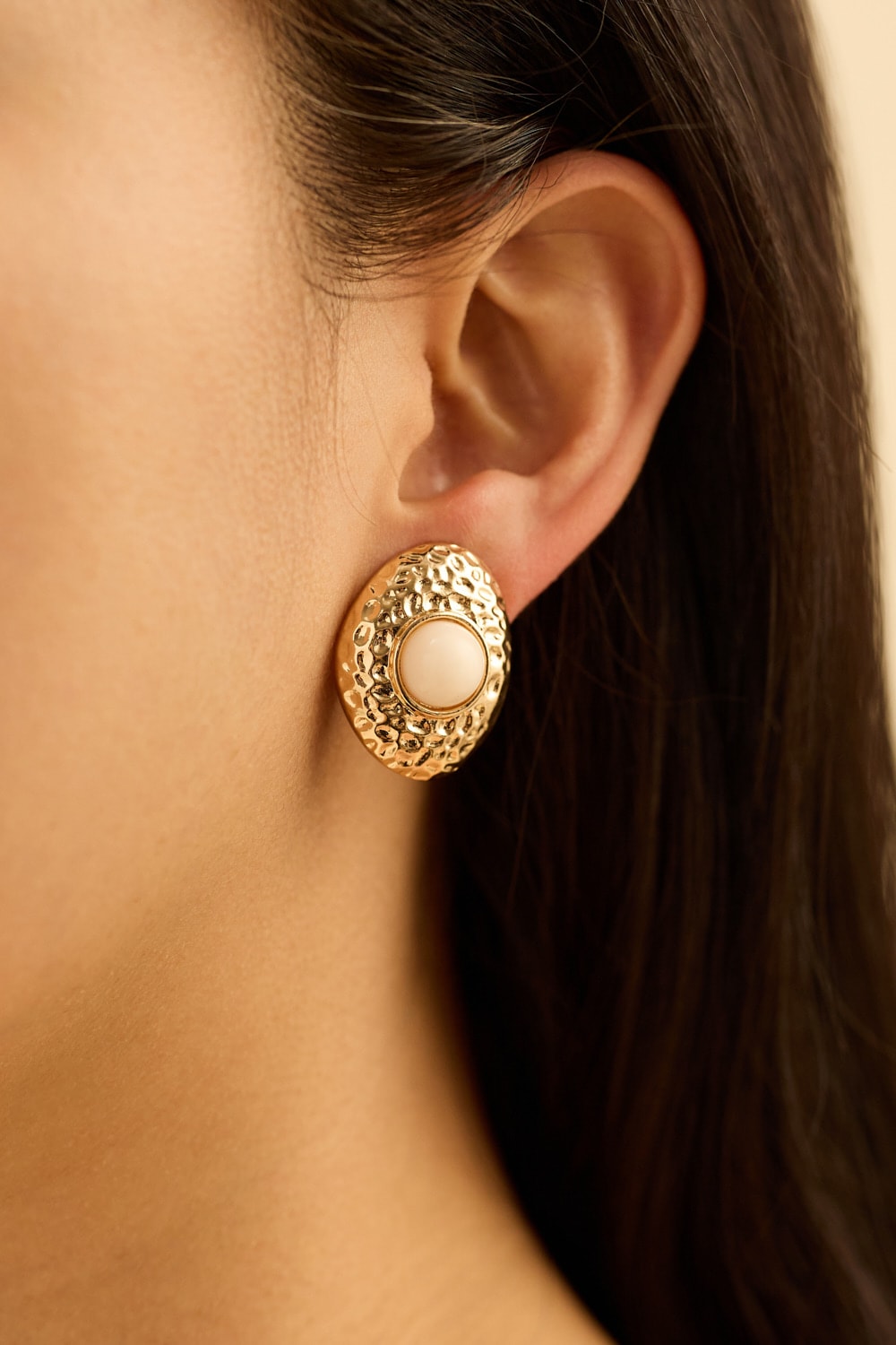Brinco joanna Creme