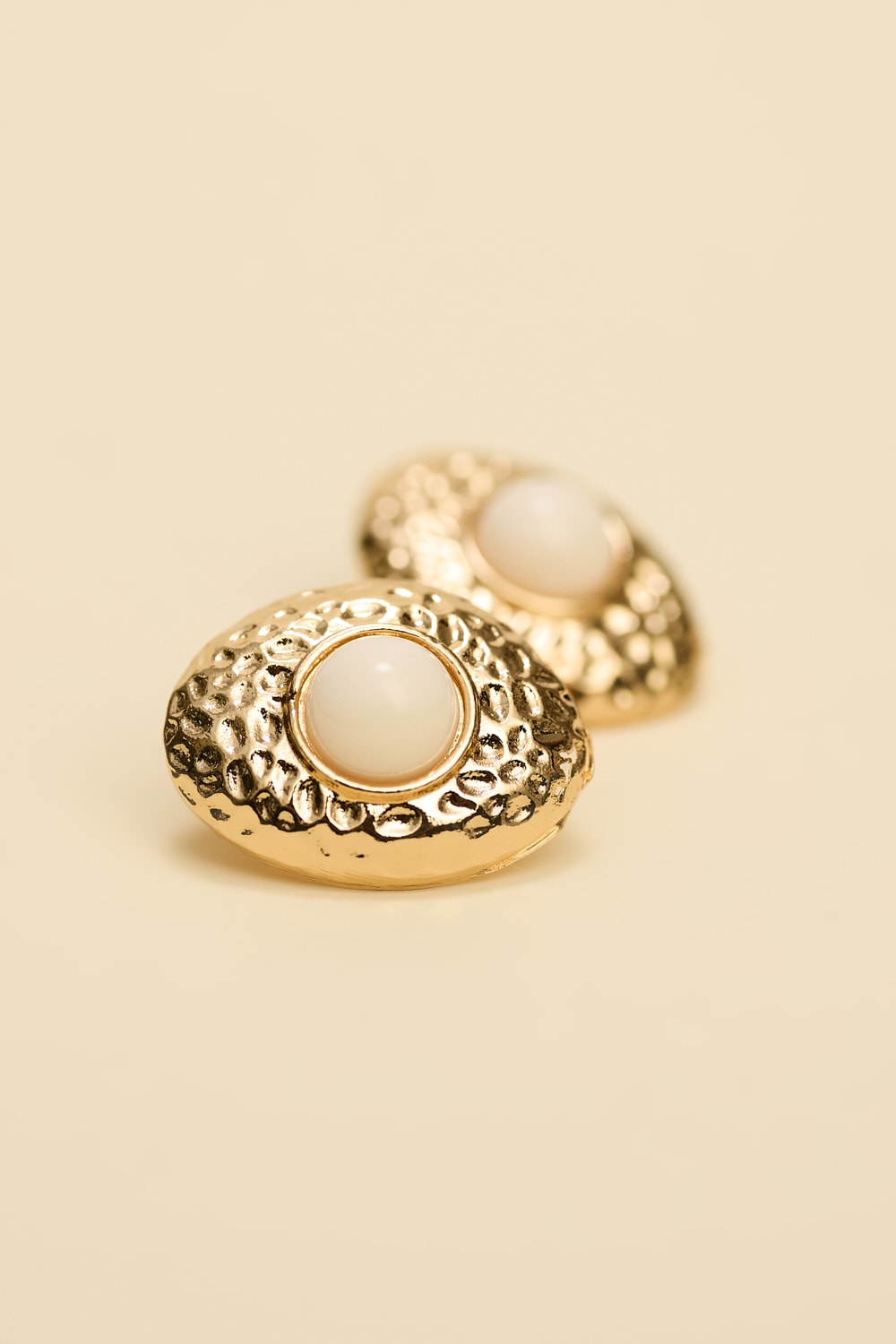 Brinco joanna Creme