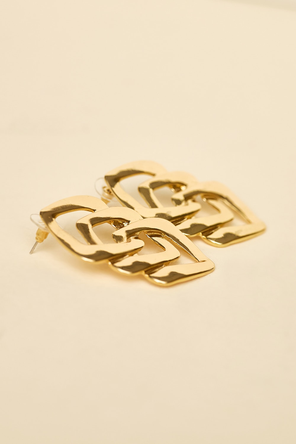 Brinco livia Dourado