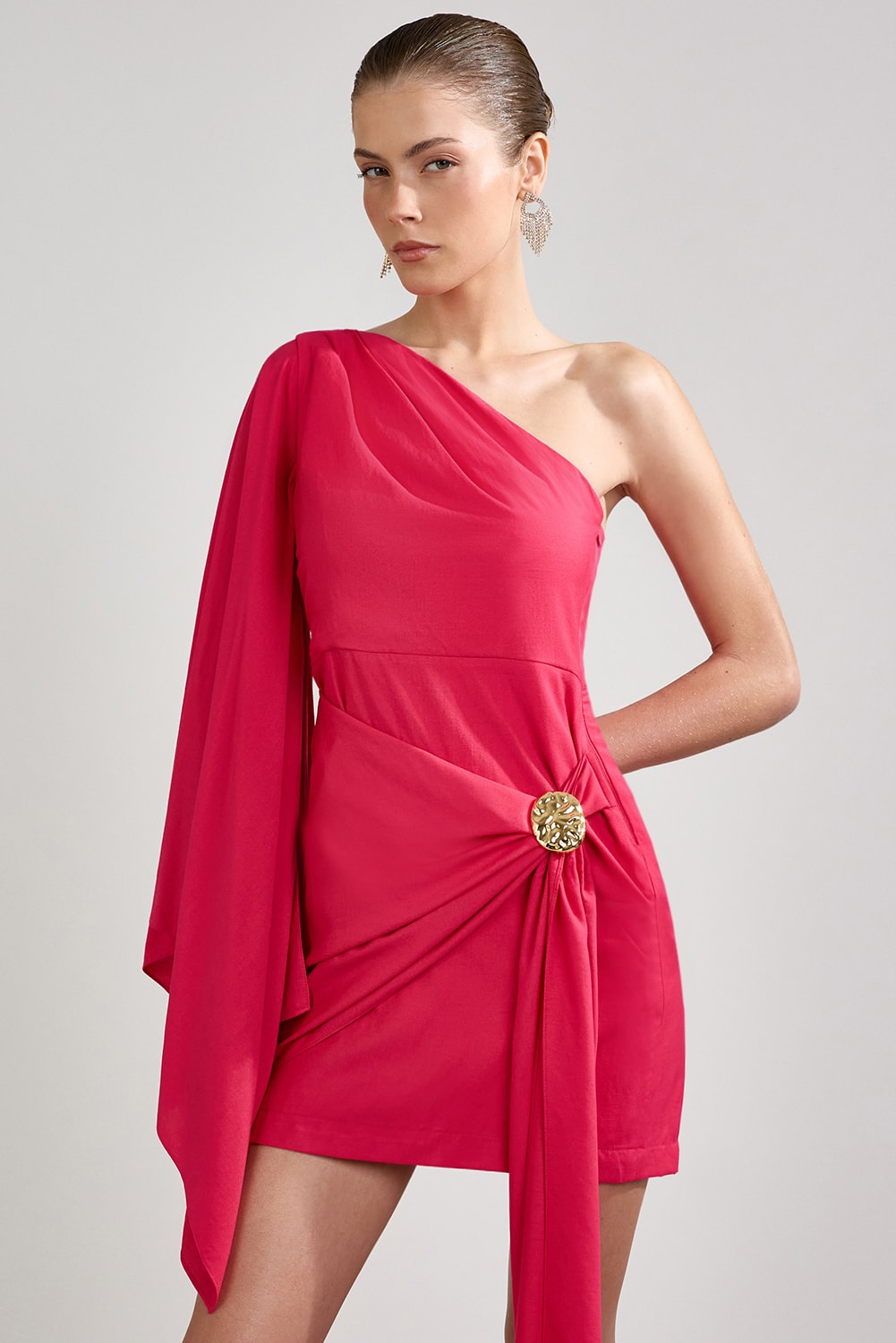 Vestido assimétrico com fivela Cherry
