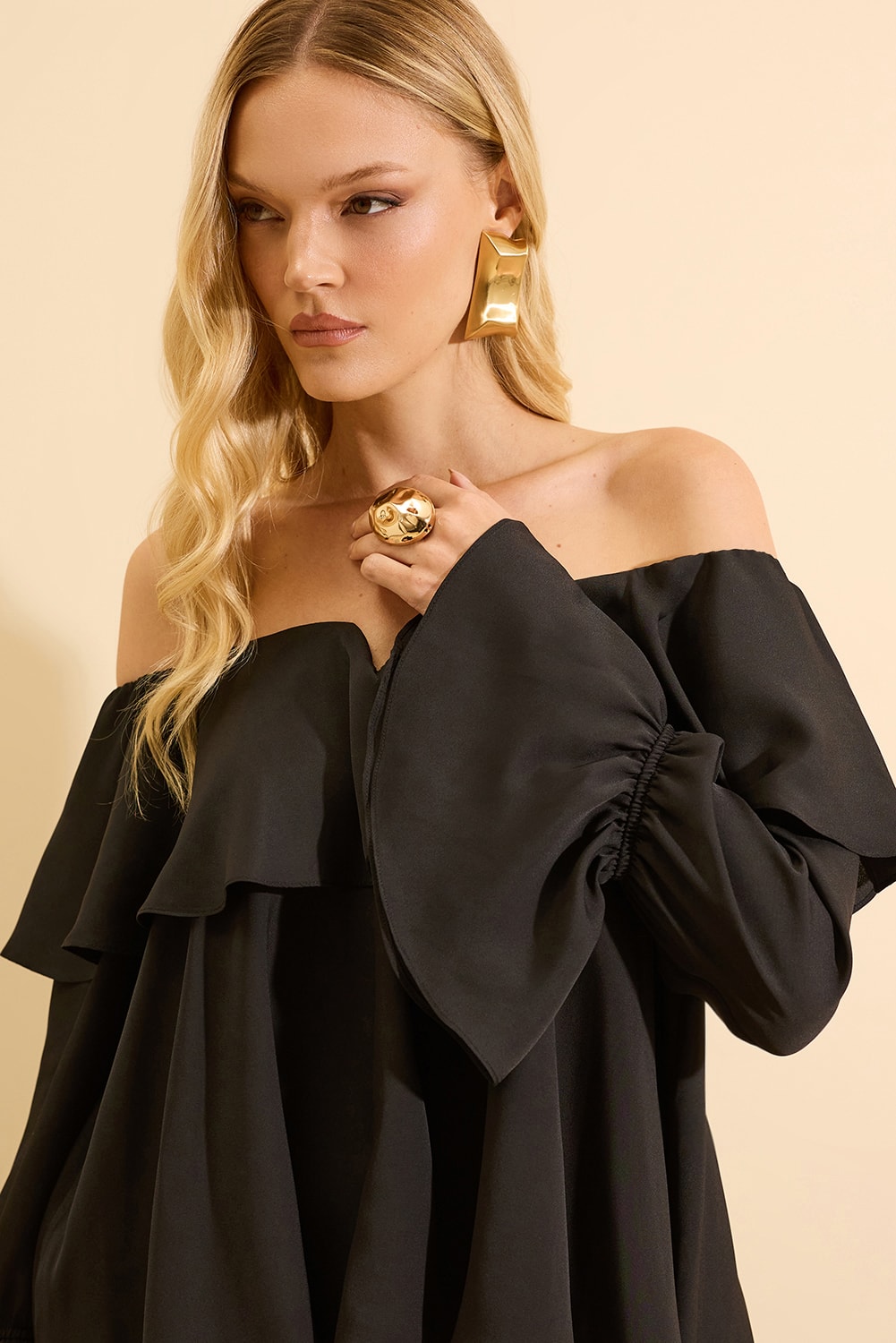 Vestido curto bia Preto