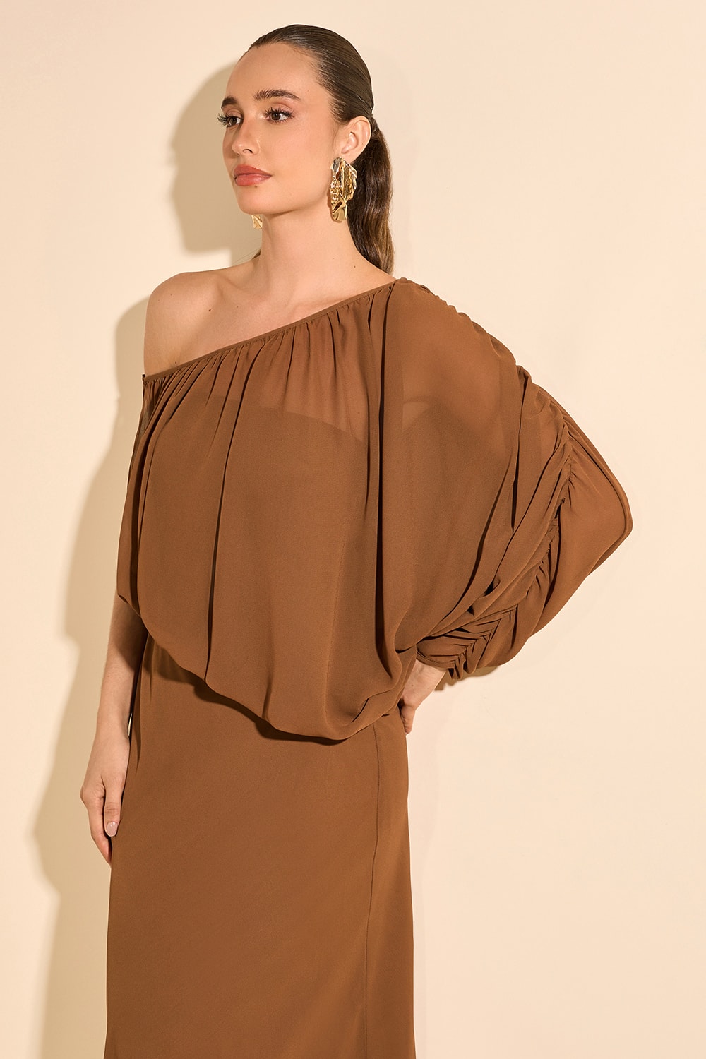 Vestido kehlani Marrom